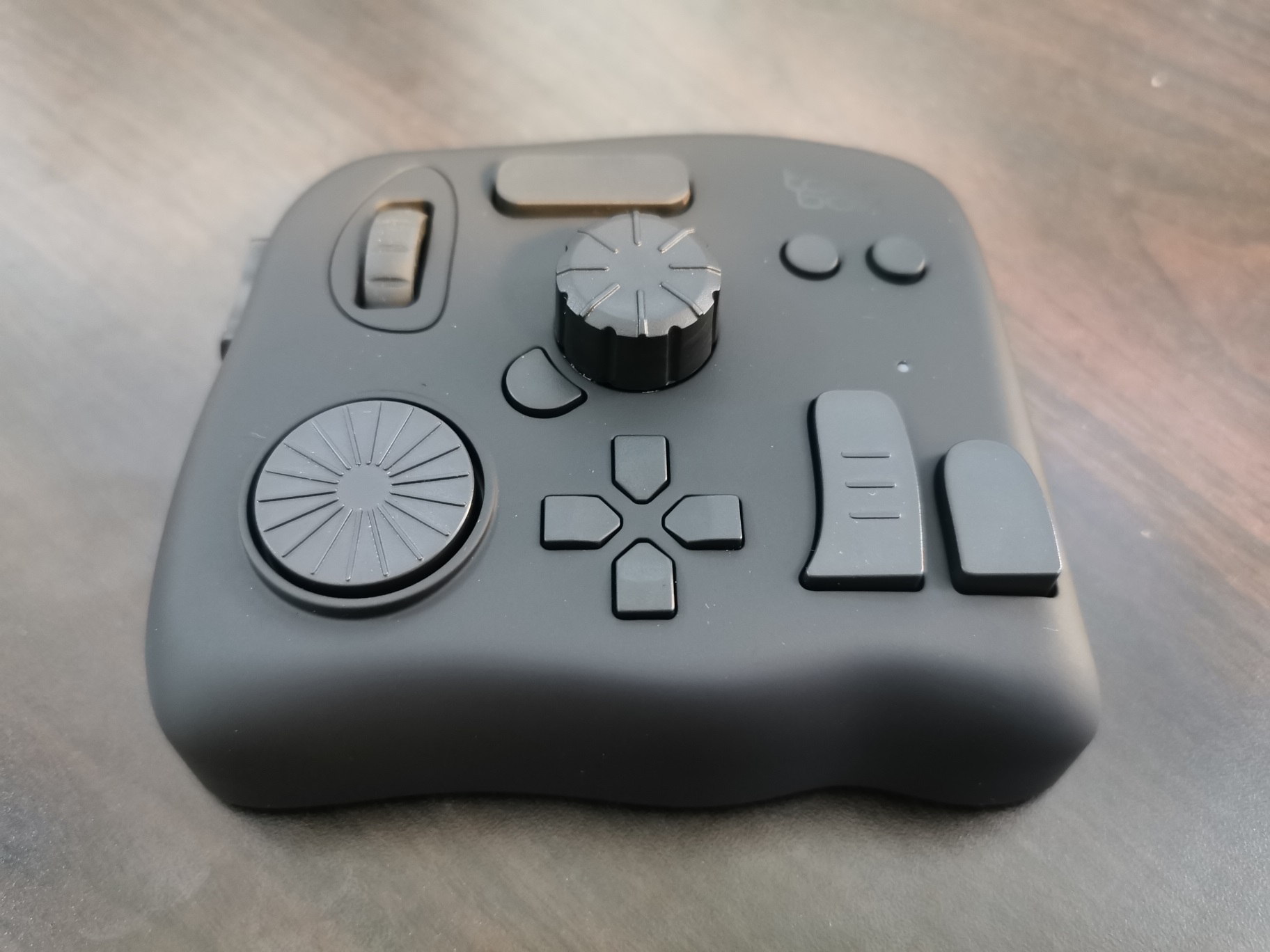 TourBox NEO 本体 クリエイター向け左手デバイス 左手デバイス「TourBox NEO」が17,600円に！ 楽天市場とAmazonで2,000